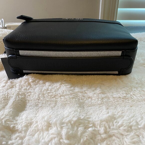 Michael Kors Utility Cross Body Leather Bag - Color Black & White - Picture 7 of 8